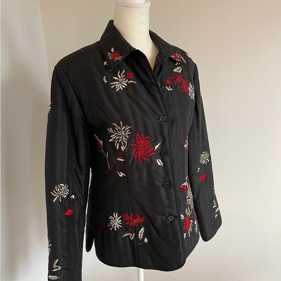 Ladies Lightweight Silk Embroidered Jacket Size 10 - Picture 3 of 10